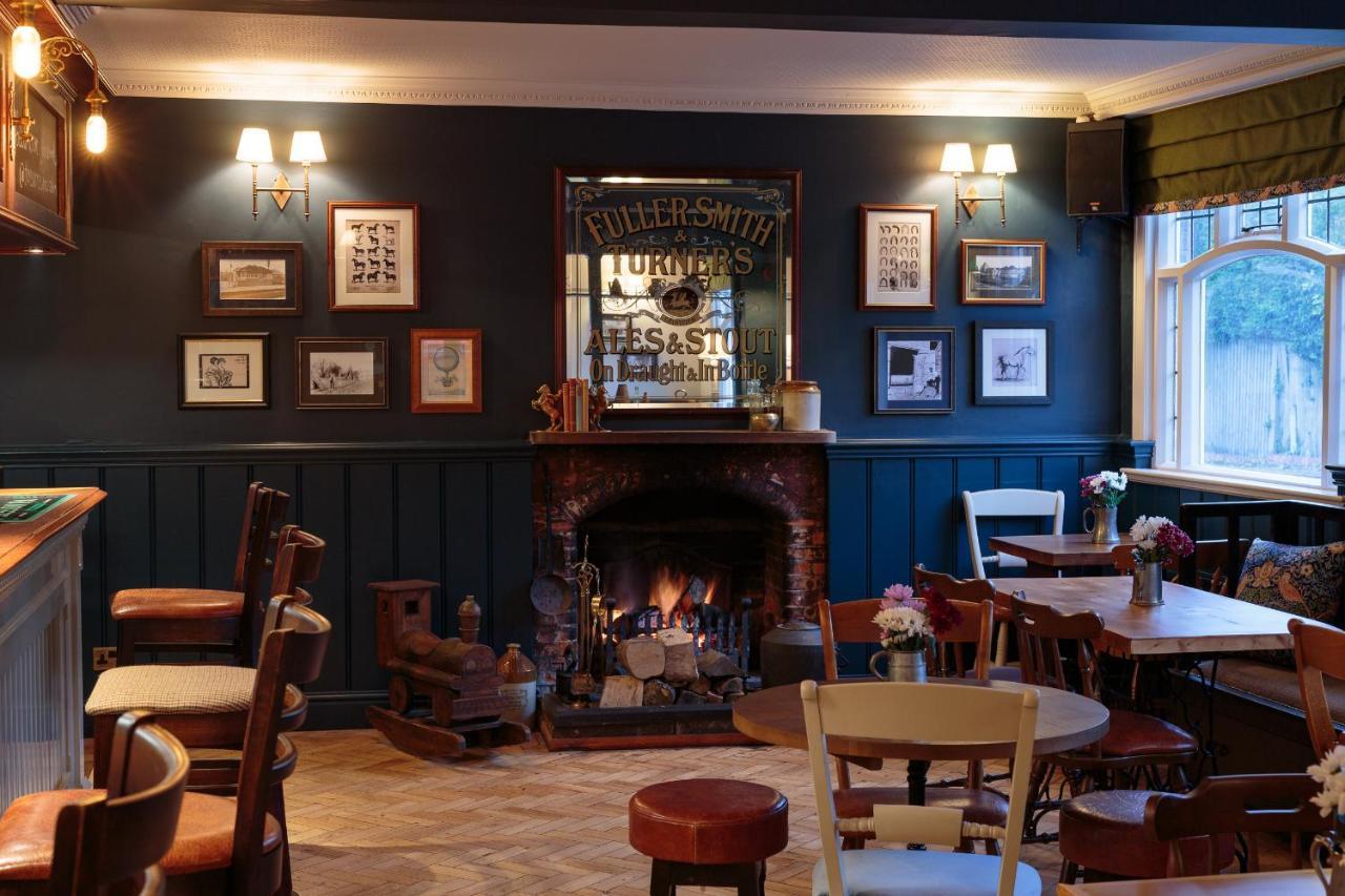 The Three Horseshoes East Worldham 얼턴 외부 사진